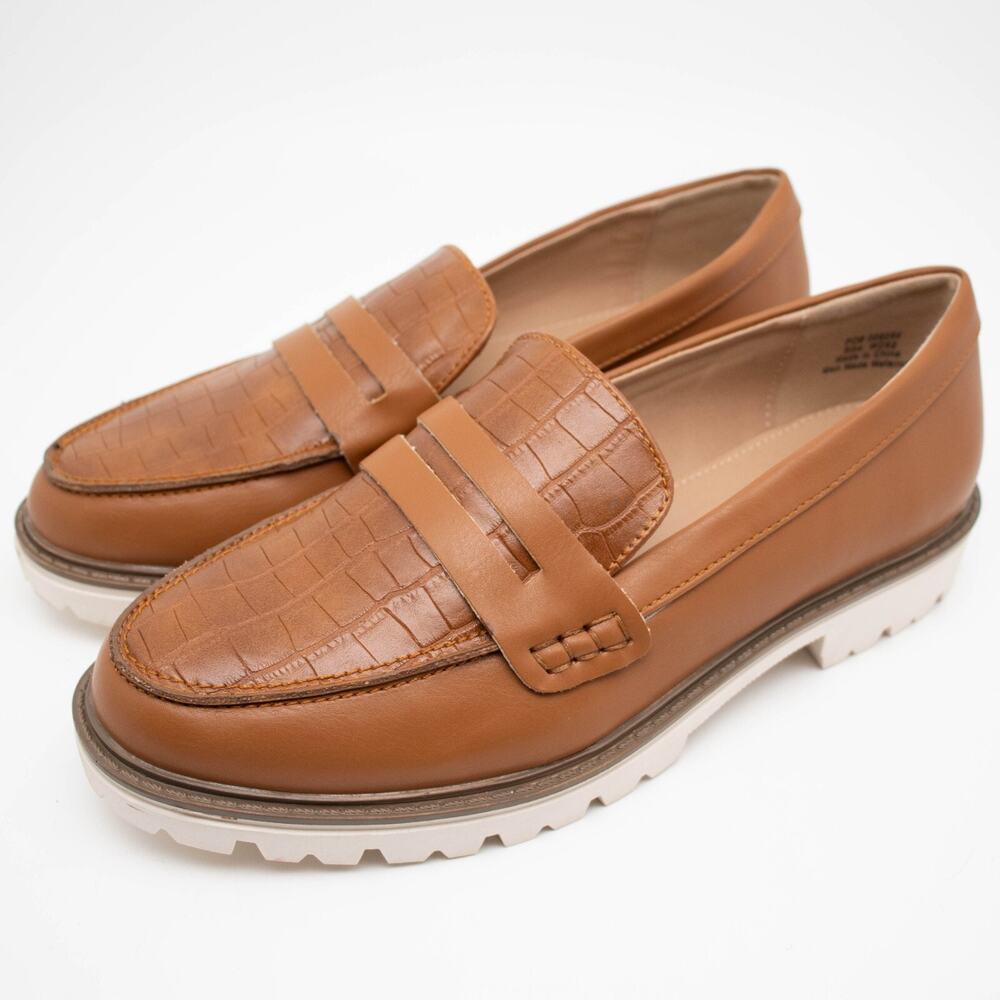 Journee Collection Kenly Tan Loafer Shoes Womens SIZE 8.5 WIDE - Picture 3 of 8